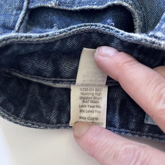 Show Me Your Mumu Wyoming High Waisted Cutoff Shorts Surf Wash Women's Size 24 - Picture 5 of 6